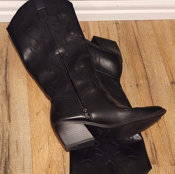Madden NYC Tall Western Boot - Picture 4 of 4